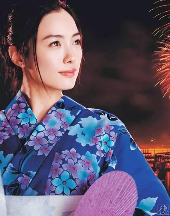 她妈妈和一家人
