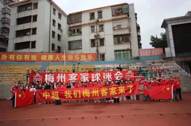 美女扒开尿口网站